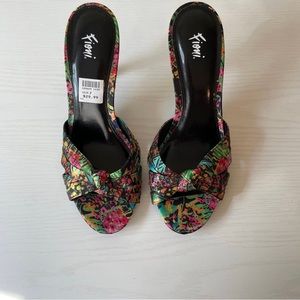 NWT Women’s Size 7 Fioni Open Toe Slip On Heels